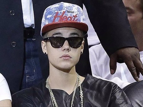 Reppin Bieber #Follow #RT #ShoutOut to meet Bieber
#BelieberTrain
