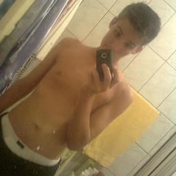 ╭∩╮(︶︵︶)╭∩╮
  Foda-se o Mundo
, Poucos Se Importa Por Mim *-*