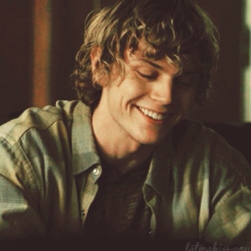 PsychoticArcane's profile picture. The world is a filthy god damn horror show.  [•RP•]