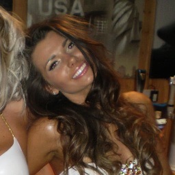 Please vote for me for Miss Hooters Social