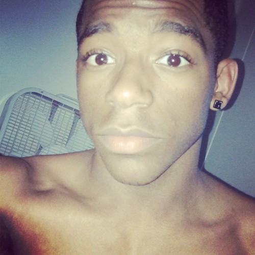 Just a teenager expressing his mind through Twitter ®|Instagram: daquoncrews