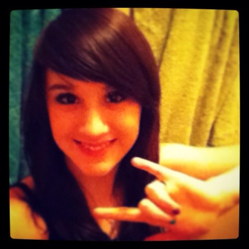 16 Senior 2014 TWINSIES!!! Cray. Funn!! Never a dull moment!! Follow meee!!! Instagram: she_so_fine17
Facebook: Maddie Wightman