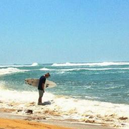 surfer, shaper, full time pokemon player, kook,  football (soccer) player, traveler, nerd etc...im really R. Kelly btw.. #hokienation, #VT