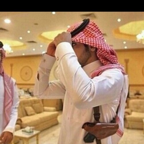شخص يحب الهدوء و يحب الكتابه والقراة ويحب المشاركه في الموضوعات الهادفه و يحب الثقافه