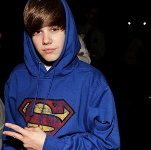 avonsdebiebs's profile picture. Don't follow this acc back, please follow - @carmenmahone_ and ask for a follow back :)