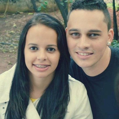 Capricorniana, 18 aninhos *-* namorada do @EmersoonSiilva ! louca, bipolar, alegre , quer saber mais segue ai u-ú