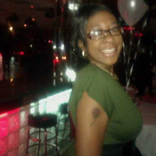 A young female just living my dreams! Roll with me or get left behind!Stay in your lane!2013 Get money!