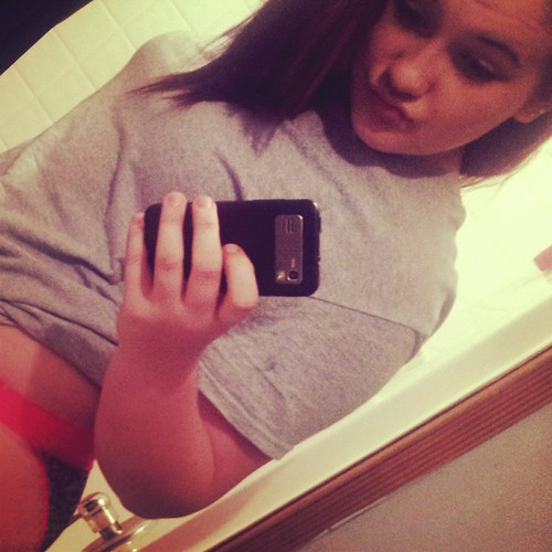 _ItsKIMBOx33's profile picture. Hey , my name is KIMBO well thats what they call me and my fav. color is PINK (: thats all you need to know!