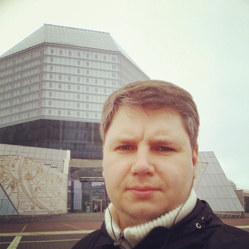 Живу. Работаю. Ищу новое.