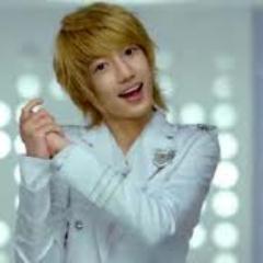ผม กวังมิน แห่ง Boyfriend เองฮะ ผมเป็นแค่เคะตัวน้อยๆ อ้อนเก่ง แค่นั้นเอง มาคุยกันนะฮะ .ยิ้มแฉ่ง ปล.ผมแอบหื่นด้วยนะ -.,- ชอบคนหื่น ///