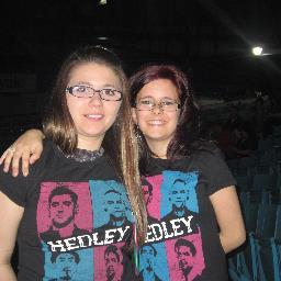 I have a bf Named Nick Taylor :D!! I love him soo much :D!!! (L) Im a huge fan of Hedley, Stereos, FaberDrive, Fefe Doboson and JUSTIN BIEBER :D