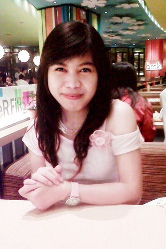 Oweys Smile, syg Papa, syg Mama, syg dd, dan bersyukur utk setiap keadaan... God is Good ^,^v