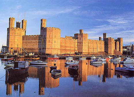 Caernarfon is a historic town in Gwynedd, North Wales. Follow our community to discuss all things related to Caernarfon!