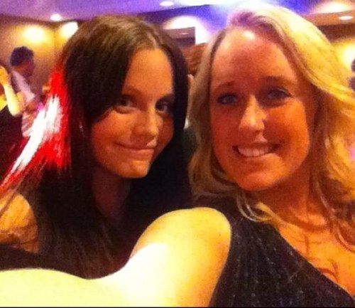 ms_danielle10's profile picture. Live well Laugh often Love much