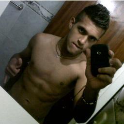 Futbolista,18 años, aficionado del Barcelona, soltero. Pin:29F1A446