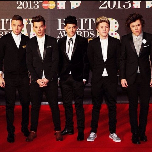 I AM SO HAPPY FOR ONE DIRECTION AND HOW FAR THEY HAVE GOTTEN I WILL SUPPORT THEM NO MATTER WHAT PEOPLE SAY ABOUT THEM MUCH LOVE TO ALL 5 OF THEM .