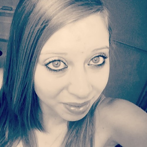 ellisjanaya68's profile picture. 