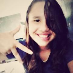 - Garotas inocentes não merecem chorar por garotos que não tem a verdade no olhar. Escolhi ser diferente amor, só pra te amar  ♫.