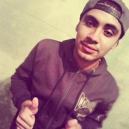 Nome:Diego  ,Idade:22 anos . Signo Virgem , Calypseiro e Belieber ,De : SP Brasil, Instagram: @Digsantinelle, Facebook: Diego Moon .