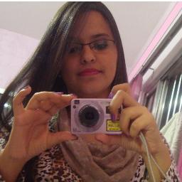 Sorria sempre que a vida parecer confusa, para que as luzes possam brilhar e para que as respostas e soluções possam surgir,