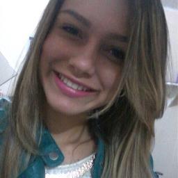 Tente ser feliz ao invés de tentar ser perfeito. 
          ~ segue e eu sigo de volta coisa linda ;3