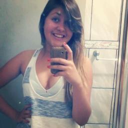 Germiniana,16 anos,chata,ciumenta,idiota,romântica,amo nutella!