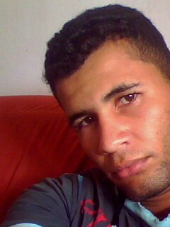 gosto  de futebol , musica escuto muito dance  ,eletronico so nao sou fa de musicas melosas emfim nem sei pq estou escrevendo isso rsrrs !!