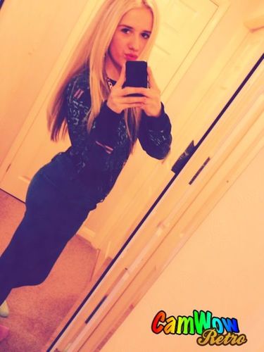 alisha..she's the blonde one,I like licking peoples faces&sucking people's tongues , but most importantly love jerry @justinbieber and @SexWithBieber__