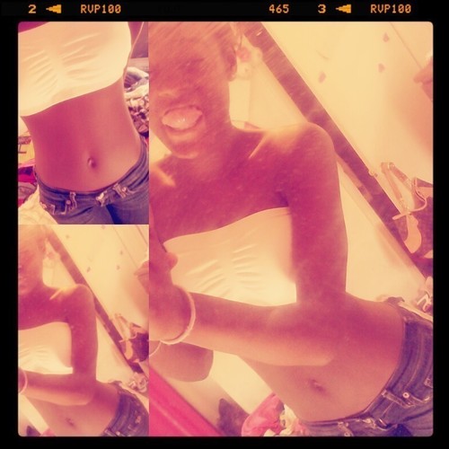 follow me i follow back :)
