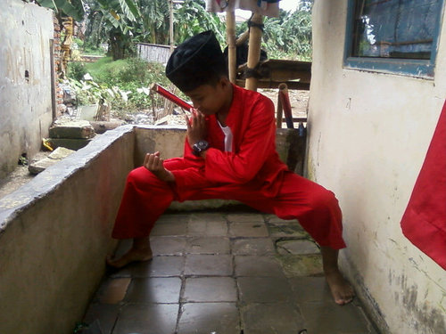 ErvanKucrit's profile picture. Jalani hidupmu