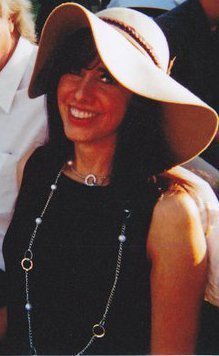 Realtor and Bikram yoga instructor. I love music, working out and spending time with family & friends.