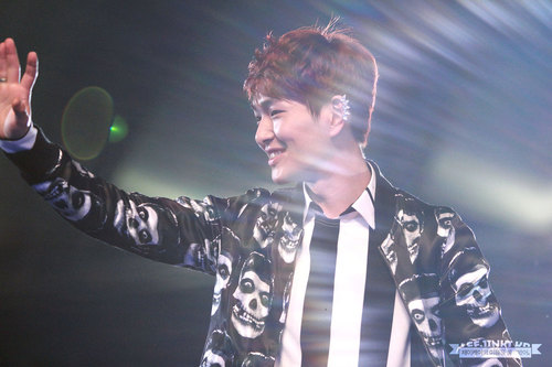 leejinki1214's profile picture. 누난너무예쁘단 말에 넘어가 영혼을 바침🩵