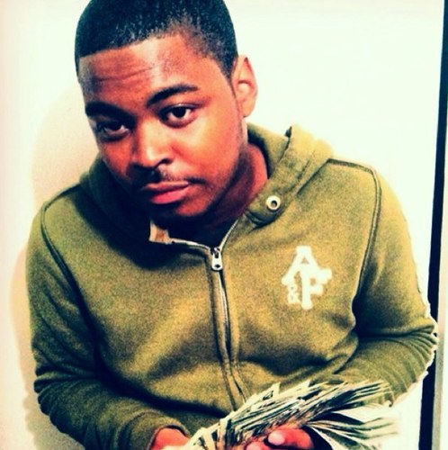 I aint worry bout shit but grindin and stacking my fucking money everything else im just bout mugga and getting this cake up