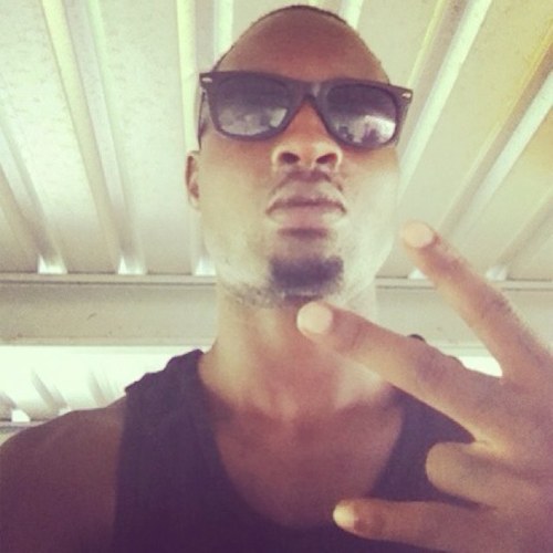 DSD1 music group bankroll clicc no handouts 2 lmao so if u follow me yu follow da $$$$$ money$$$ nigga