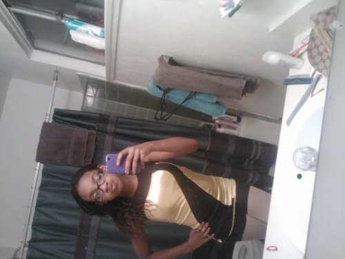 THE MOST AWESOMEST,WIERDEST,CREEPIEST GIRL YOU WILL EVER KNOW..... but im fun to hang out with