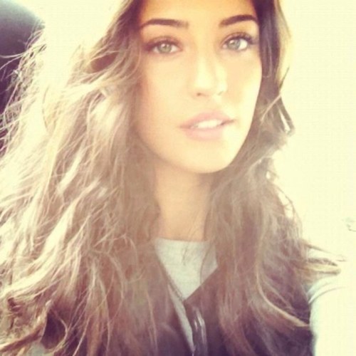 ddeadtrees's profile picture. Today is a wonderful day.