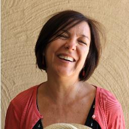 Aesthetician who enjoys keeping up with the latest in skin care. I work with people daily, helping them to have their best skin possible. http://t.co/GRfn0hQn