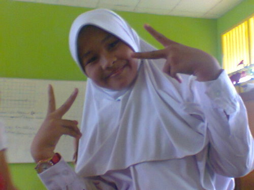 hi my name is salwa,I'am comate,I alovers and soniq .. my birthday 22 11 2001 ,,,support to cjr...