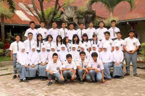 United we solid, devided we fallen! We're the best family. -SISIW