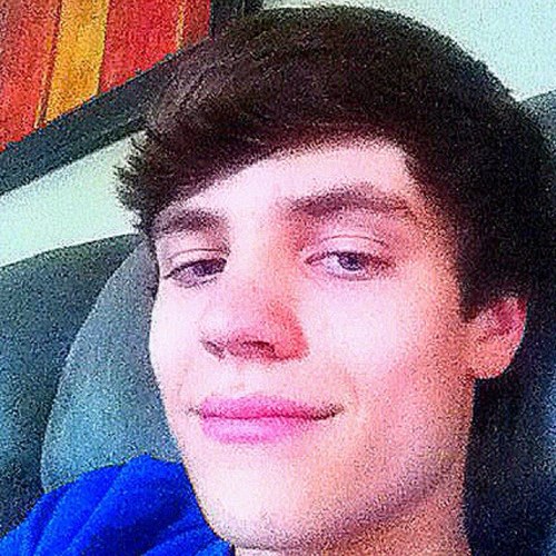 My name is Michael. I'm 17. Junior Class of 2016. Go follow my new account @michaelkintner1 or go follow @iH8Dr0id