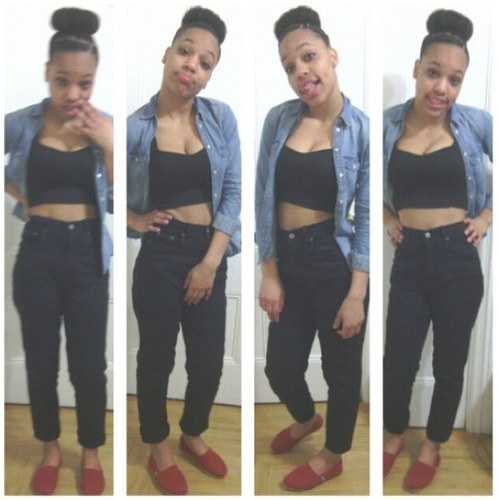 : 17 Years Of Living :) .Follow Me ! i Will FOLLOW BACK ! sadly i got deleted at 34K FOLLOW MEEEE