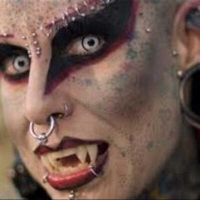 مصاص دماء حقيقي Areal Vampire Twitter