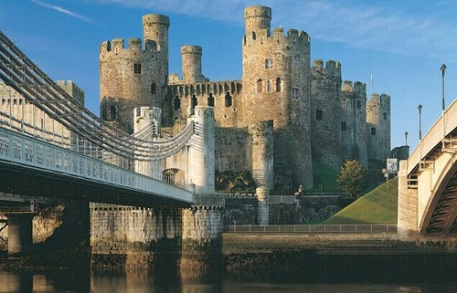 Twitter feed promoting holidays in the stunning county of Conwy. Follow for holiday deals in Conwy. Tweet me for free promotion of your holiday property.