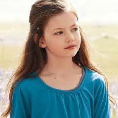 hi i'm Renesmee Cullen daughter of @isabellamswan12 and @EdwardlovesC_  im a Hybrid imprinted on by @Jacobwerewolf_ I love him