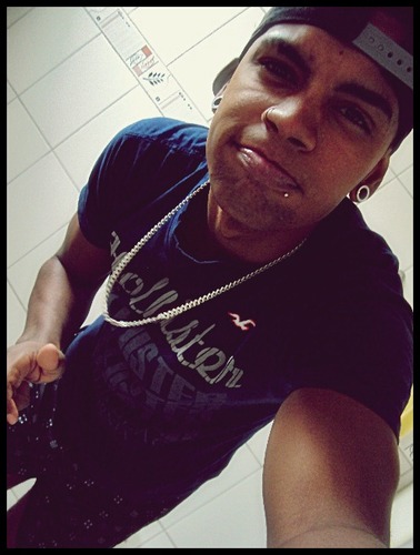 Não se engane com o sorriso,pois a maldade está na mente ;)) [Y]
