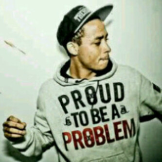 I'm a colored,Love rap music,loves nicki minaj I'm 14 years old this year *SHS*