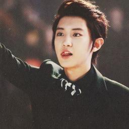 Park Chan-yeol. [Wgl with @seo_hyun_gg :) #KaumElite
