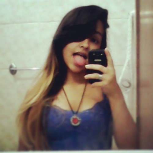 Nαo sou perfeitα, sou αpenαs eu mesmα ! Nαo sou mα', sou α pessoα certα de um jeito errαdo. Como todo mundo eu quero é ser FELIZ ! :)