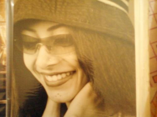 fashion designer,married to sanjay ganguly,have a lil cute daughter ALICE