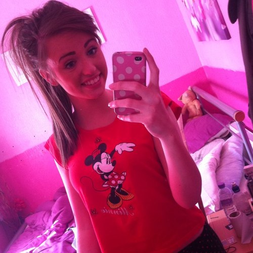 kayleigh_lacey's profile picture. 